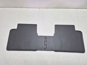 Toyota Avensis T27 dywaniki gumowe tył
