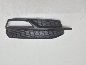 Audi A3 S-LINE kratka zderzaka prawy przód 8V3807682G
