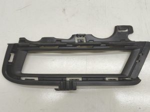 VW Golf VII kratka ramka halogenu lewy przód 5G0853211E