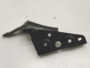 Skoda Scala wspornik mocowanie błotnika lewy przód 657821227
