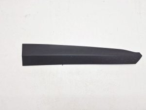 Toyota Yaris Cross listwa drzwiowa prawa 75073-K2010