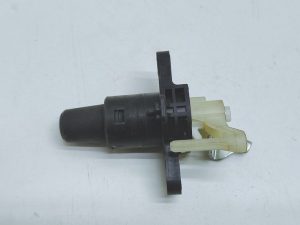 Toyota Aygo II przycisk otwierania klapy bagażnika 64640-0H031