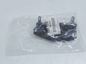 Toyota Avensis T27 ślizg zderzaka prawy tył 52562-05040