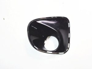 Toyota Avensis T27 kratka zderzaka lewa przód 81482-05040