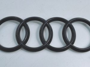 Audi E-TRON emblemat znaczek atrapy przód 4KE853605