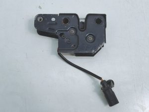 VW Polo IV zamek maski 6Q0823509D