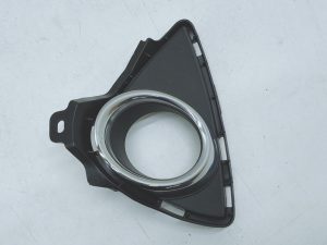 Toyota Auris II kratka zderzaka lewy przód 81482-02280