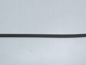 Toyota Corolla listwa szyby drzwi prawy przód 75710-02490