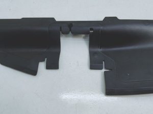 Audi A3 kierownica powietrza prawa 8P0121284E