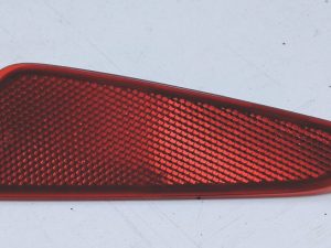 Toyota C-HR Yaris odblask zderzaka prawy tył 81910-F4010