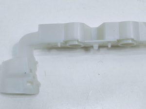 Audi A4 B9 ślizg zderzaka lewy przód 8W0807283E