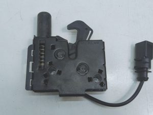 VW Audi zamek maski pokrywy silnika 8S0823509B
