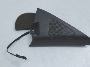VW Tiguan osłona lusterka głośnik prawy przód 5N0837994E 5N0035412A