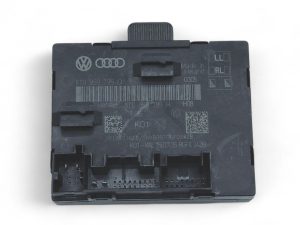Audi A5 8T moduł sterownik drzwi tył 8T0959795Q