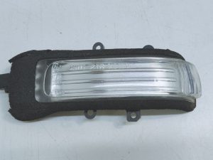 Toyota RAV4 III kierunkowskaz lusterka lewy 81740-52031
