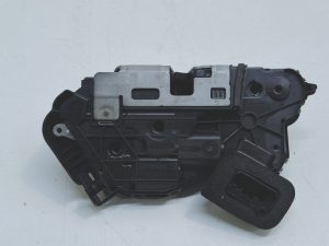 VW Audi zamek drzwi lewy przód 5TB837015E
