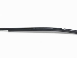 Toyota Yaris IV listwa zgarniająca drzwi szyby prawy tył 68180-K0050