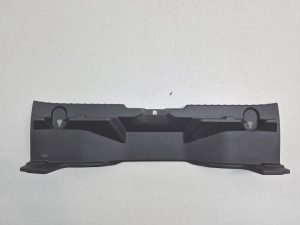 Toyota Corolla E21 HB osłona bagażnika progu 64716-02170