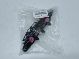 Lexus LBX ślizg zderzaka prawy przód 52535-52250
