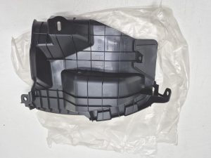 Toyota Auris kombi nadkole lewy tył 52592-02250