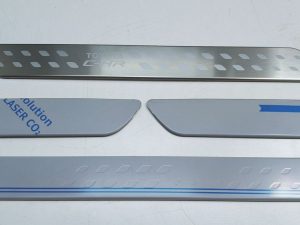 Toyota C-hr listwy chromowe progów kpl PW382-10000