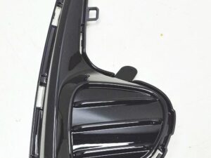 Toyota Yaris kratka zderzaka prawa 81481-0D350